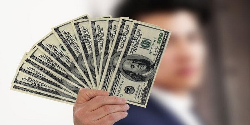 Mơ mất tiền đô điềm báo cần cẩn trọng hơn trong công việc